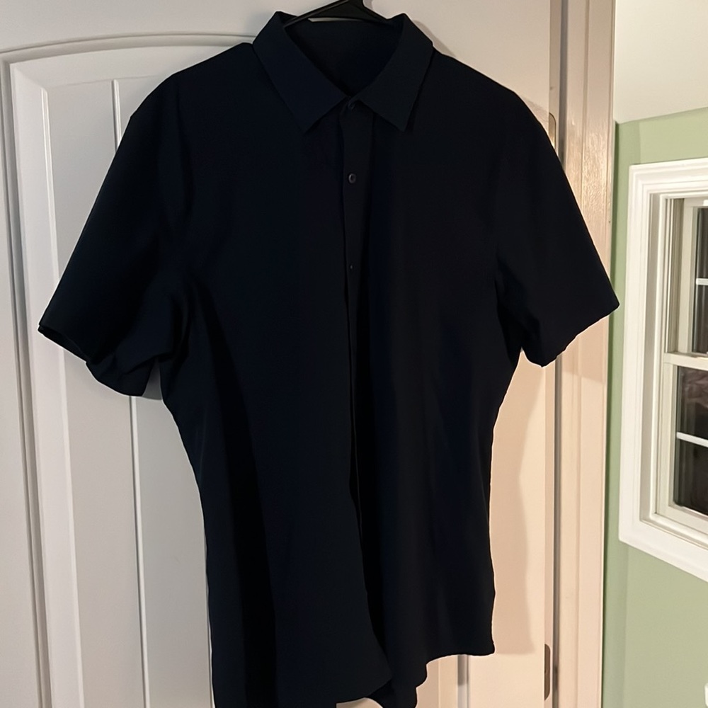 Men’s lululemon Airing Easy short sleeve button down - navy blue